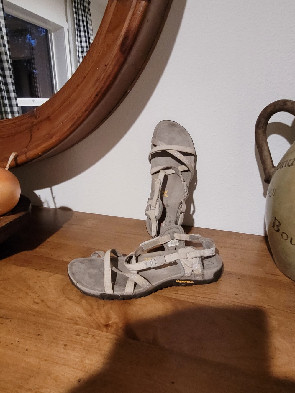 Merrell Light Gray Strappy Women's Sandals66 Sz 9